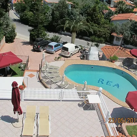 Rea 2* Megáli Ámosz