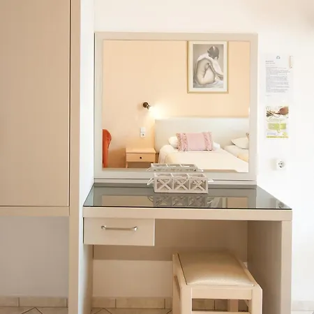 Rea Apartmanhotel Megáli Ámosz