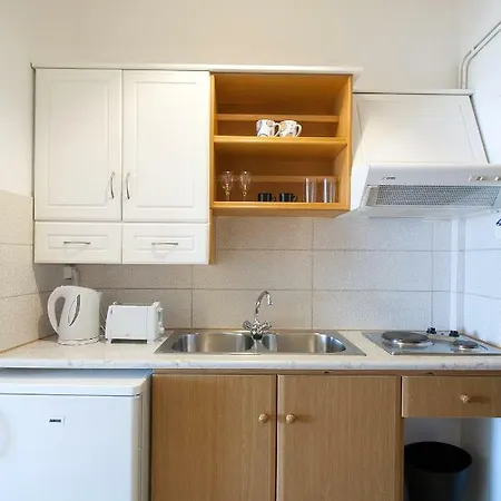 Rea Apartmanhotel 2*