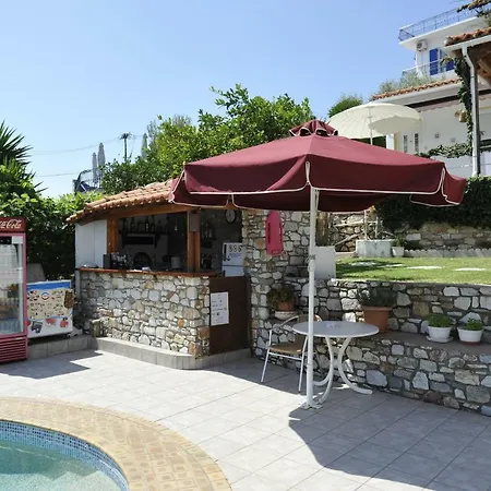 Rea 2* Megali Ammos (Skiathos)