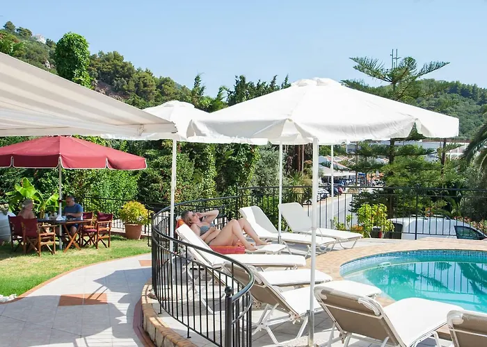 Rea 2* Megali Ammos (Skiathos)